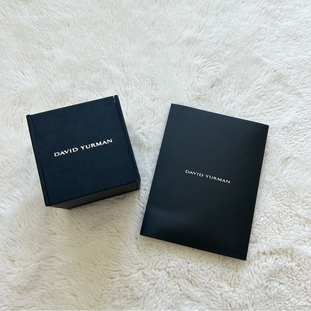 NEW!! David Yurman jewelry box for earrings